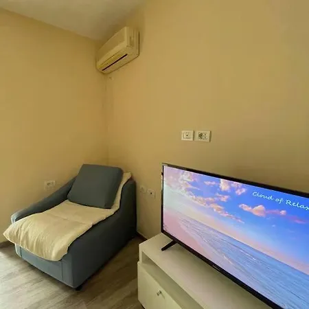 A Small Gem In The Bllok * Tiran