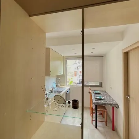 Appartement A Small Gem In The Bllok Tirana